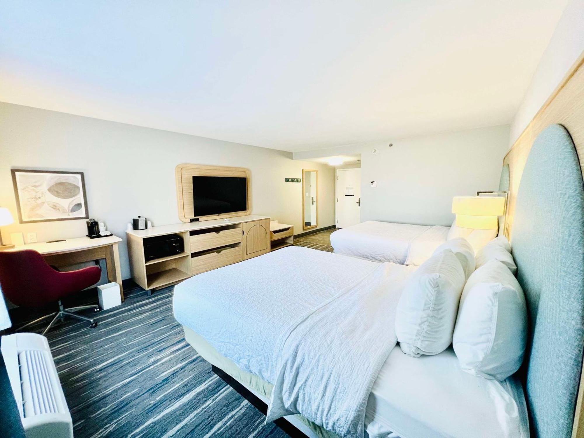 Hotel Hampton 3*